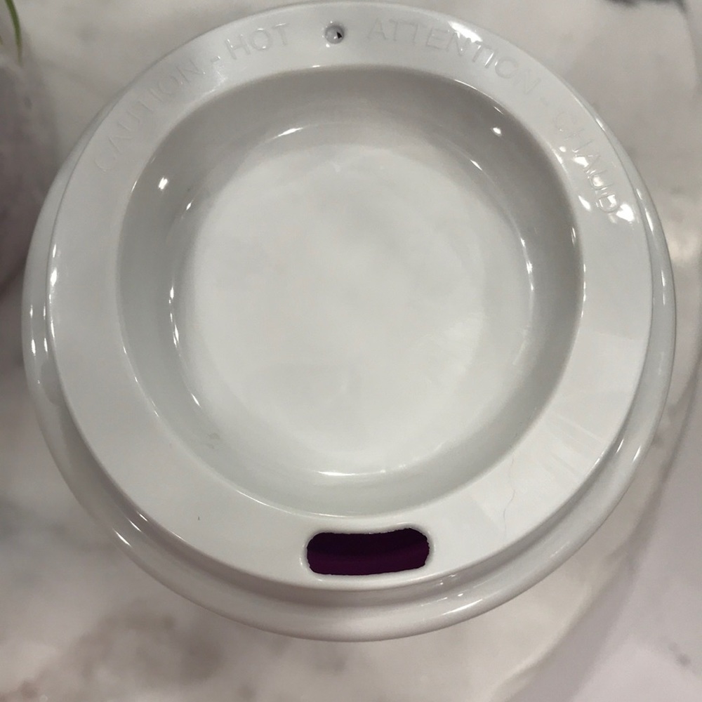 Starbucks purple reusable cup- Valentines 2021 - Picture 3 of 5
